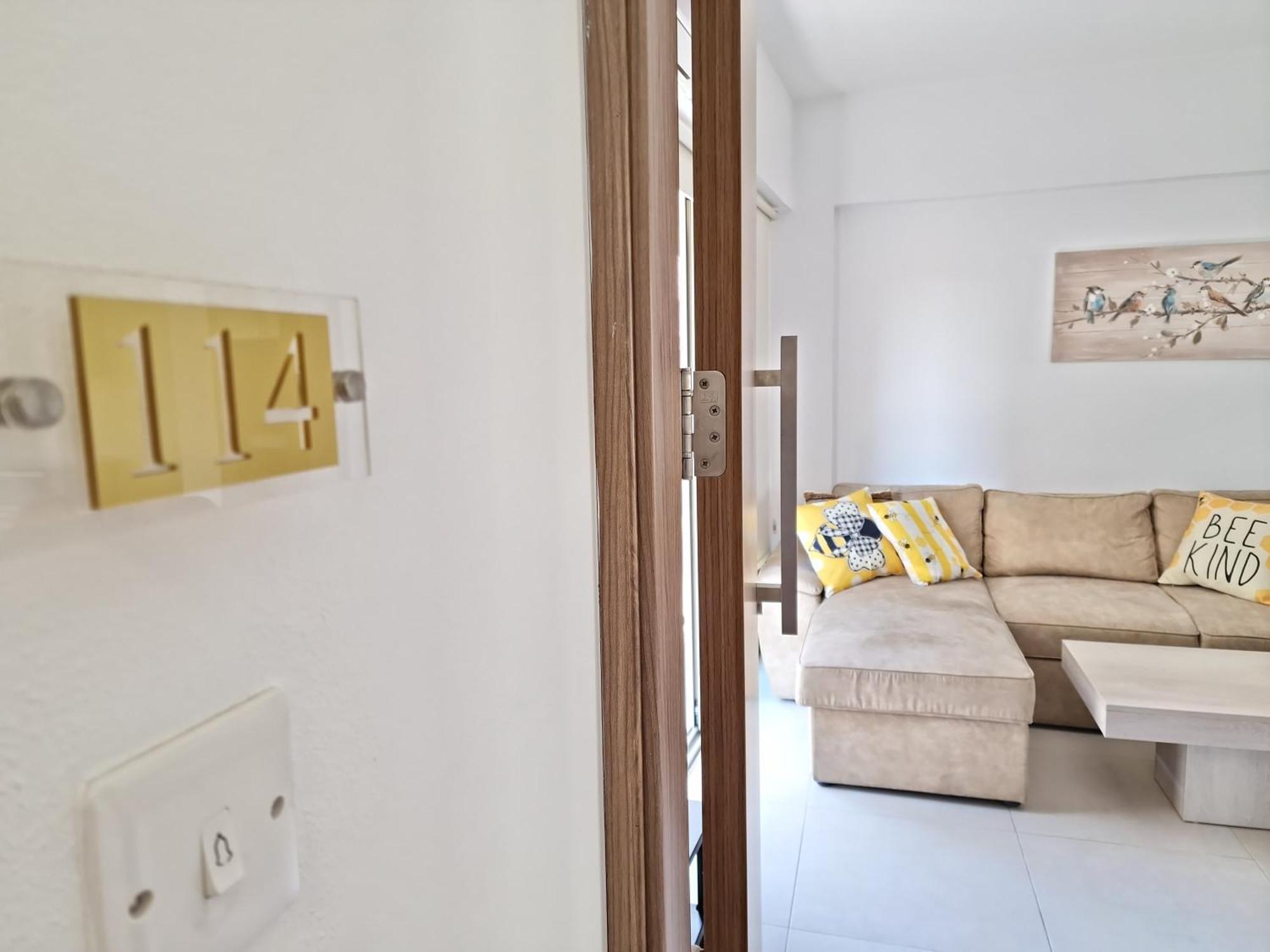 Lemon Paradise City Centre 200M From Beach Larnaca Ngoại thất bức ảnh