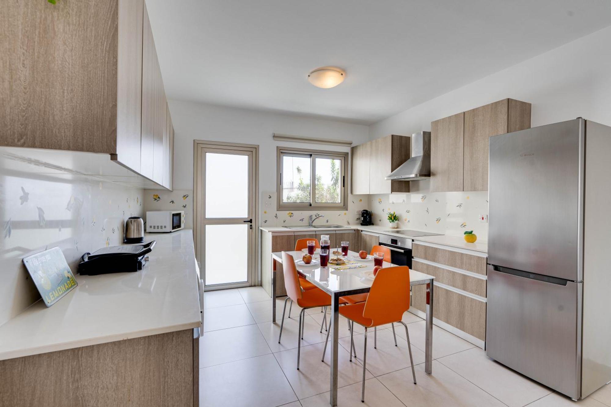 Lemon Paradise City Centre 200M From Beach Larnaca Ngoại thất bức ảnh