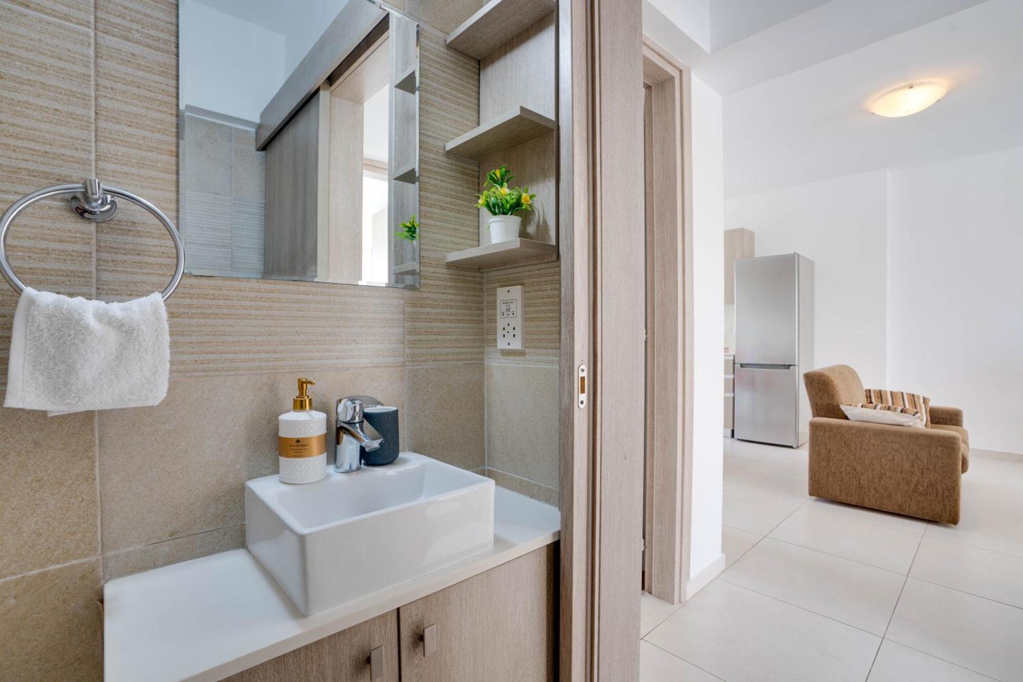 Lemon Paradise City Centre 200M From Beach Larnaca Ngoại thất bức ảnh